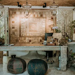 ***** Hotel Orchid House Jungle Mexico